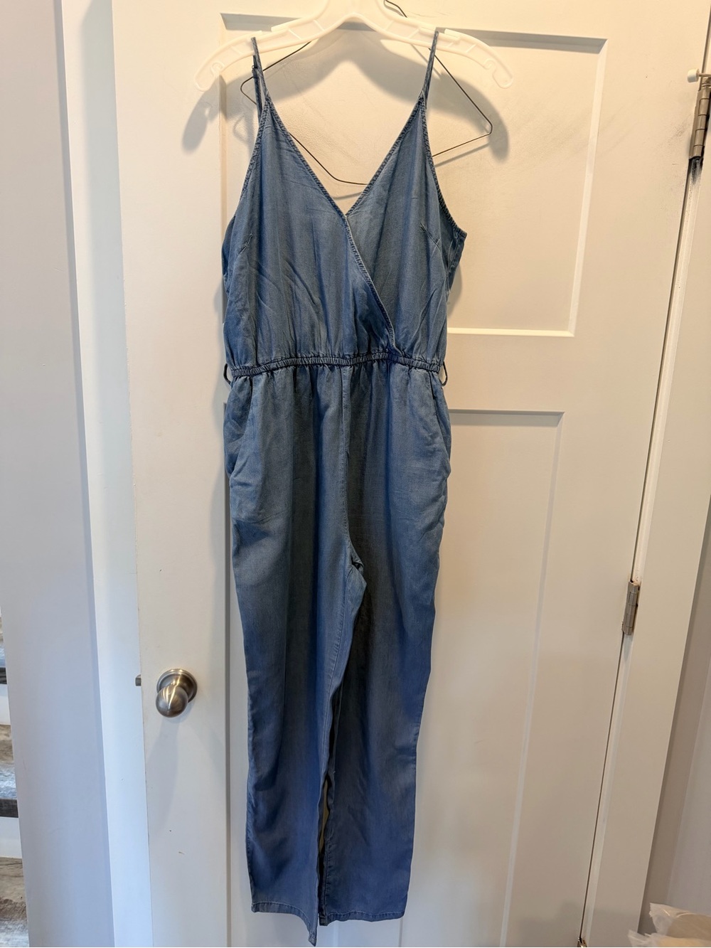 DO+BE Chambray Tencel Jumpsuit Medium Blue Sleeveless Wide Leg Romper